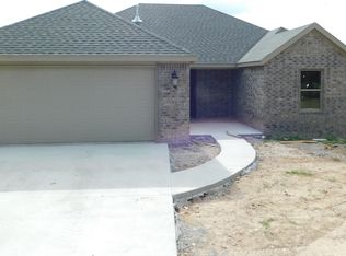 3306 N Hughmount Rd, Fayetteville, AR 72704