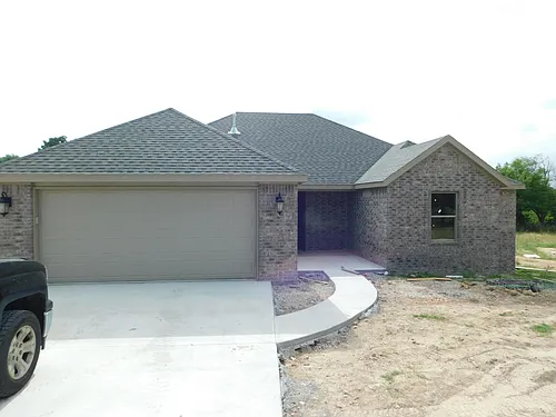 3306 N Hughmount Rd Photo 1
