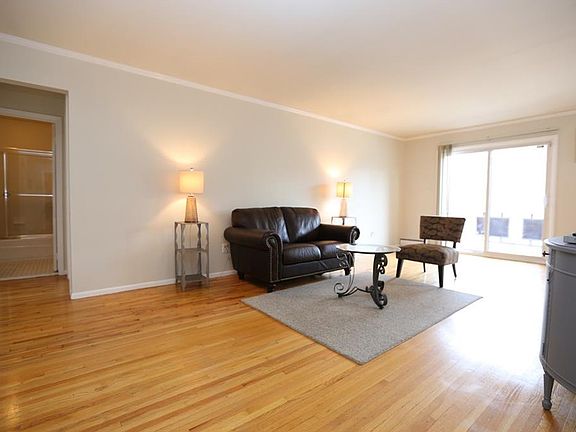 5th image of 5 Darian Ct APT 2B