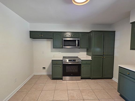 3rd image of 6445 Heather Rd
