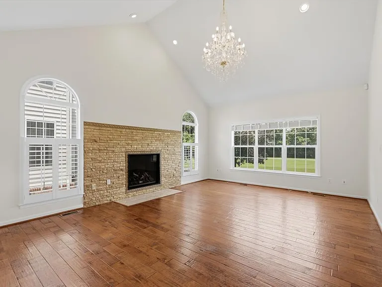 20242 Hidden Creek Ct — Photo 10