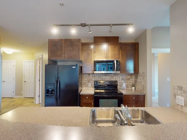 24 Hemlock Cres SW #3306, Calgary, AB T3C 2Z1