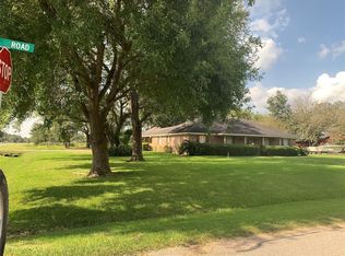 102 Ridge Rd, Manvel, TX 77578