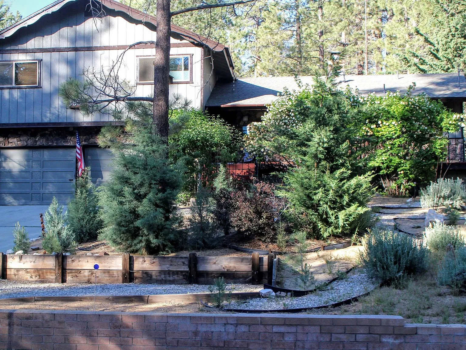 3 bed, 1492 sqft, $1,900 — Photo 1