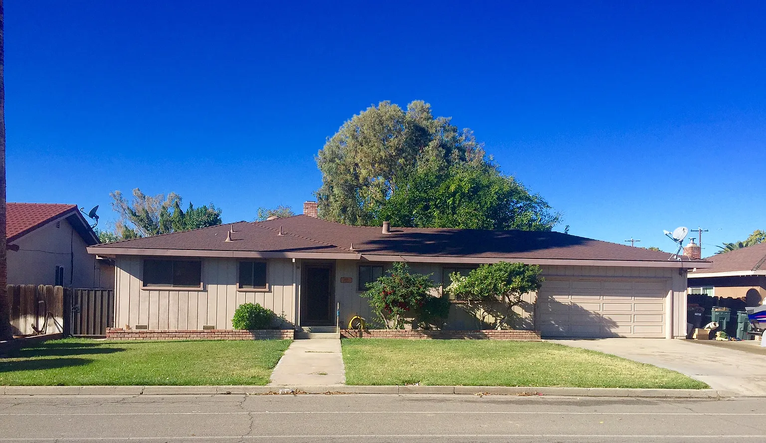 1419 T St photo 1