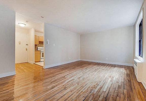 3rd image of 41-11 Parsons Blvd #305