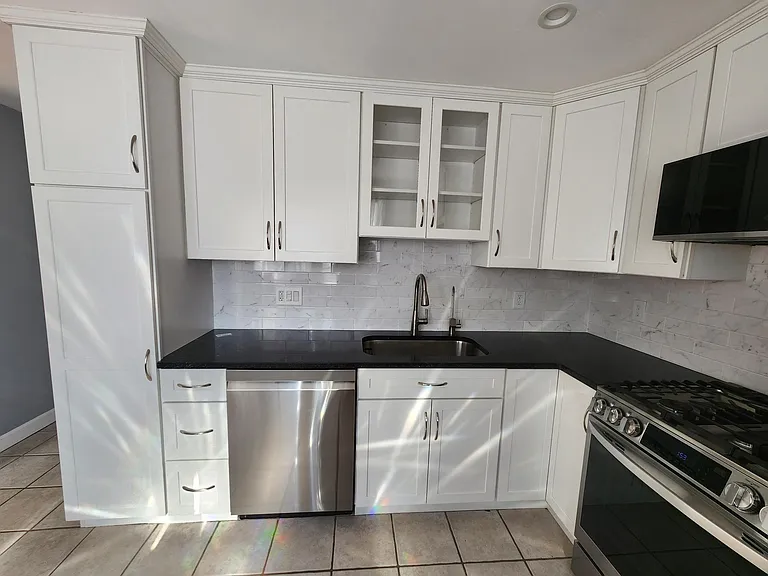 75 Edgelawn Ave #1 — Photo 9
