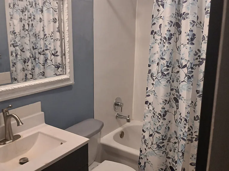 148 E Maple St — Photo 6