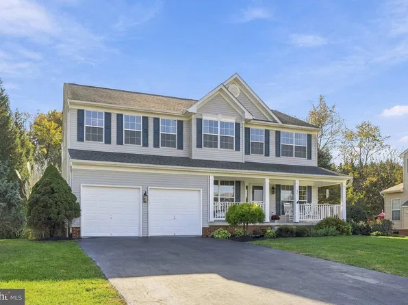 66 Avenel Ct, Charles Town, WV 25414