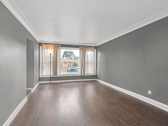 5th image of 3826 W 109th St