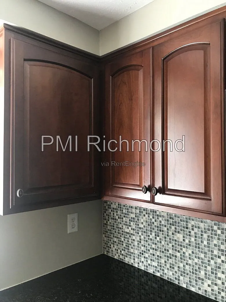 3 bed, 1.5 bath, 1120 sqft, $1,700 — Photo 2