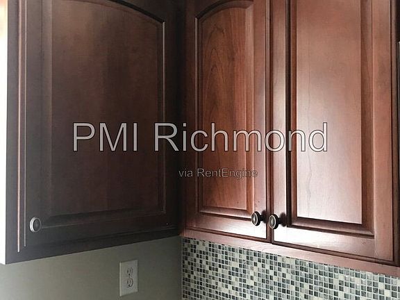 2nd image of 4802 Ballyshannon Ct