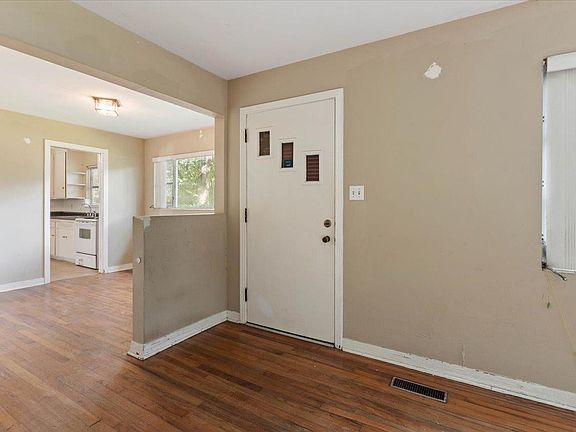 5th image of 713 Stiles Ave