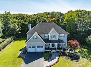 64 Crosby St, Sayville, NY 11782