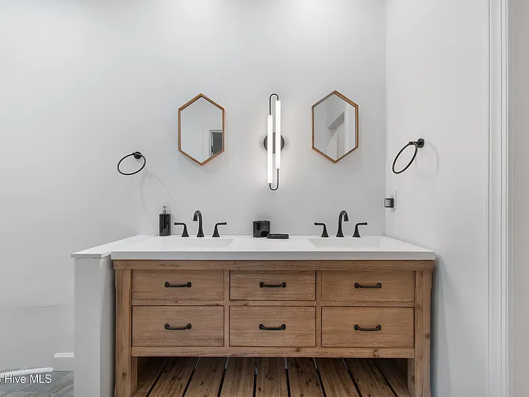 4148 Carlyle Pl SE — Photo 16