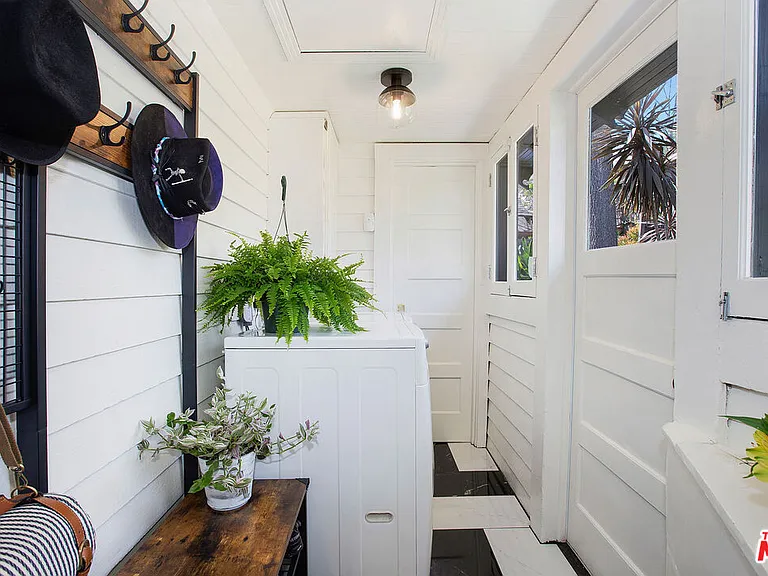 1421 N Alvarado St — Photo 22