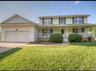 29 White Pine Rd, Geneseo, IL 61254