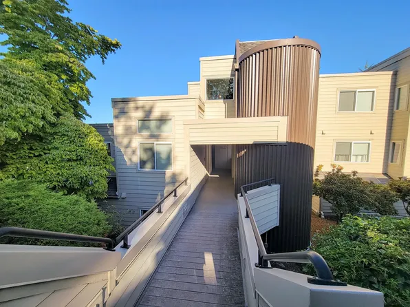 7517 Old Redmond Rd, Redmond, WA 98052