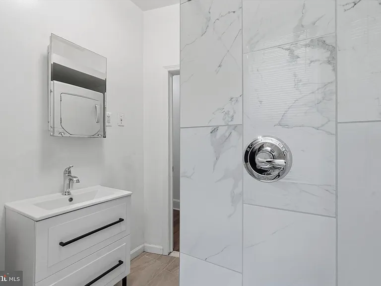 2021 S 22nd St #2 — Photo 11