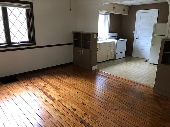 2nd image of 569 Diekema Ave APT 3
