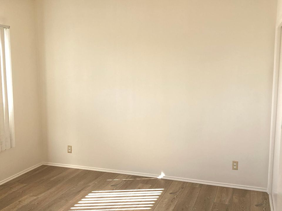 2nd image of 5736 Virginia Ave #11