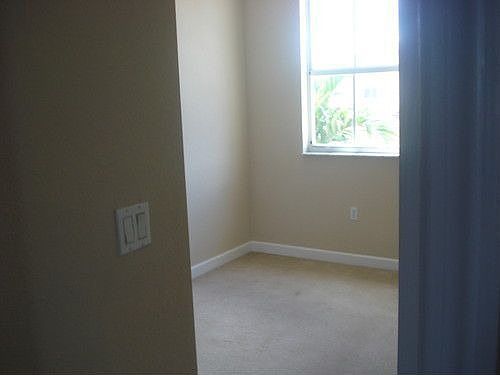 2nd image of 11223 NW 75th Ln