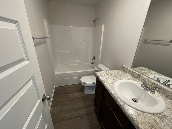 5th image of 1742 Loveland St