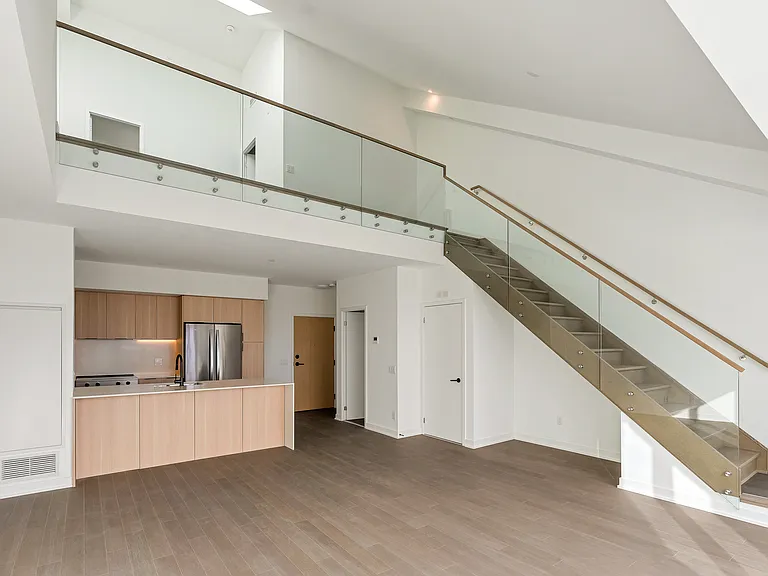 31 Huron St — Photo 8