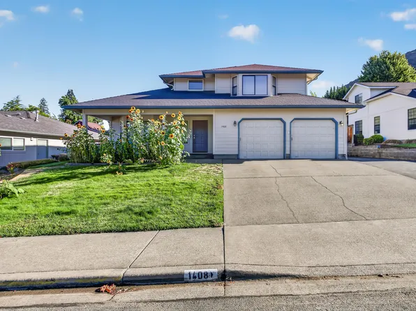 1408 NE Heritage Dr, Grants Pass, OR 97526