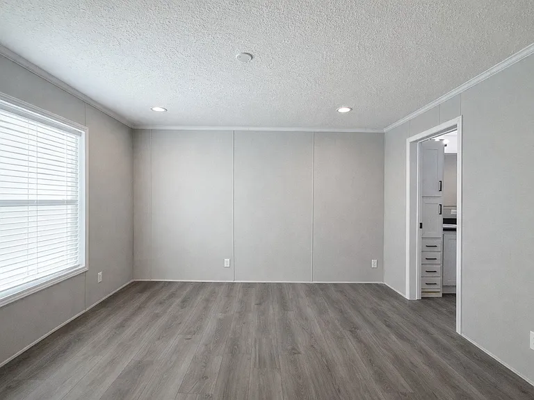 29800 Guilford Cir #240 — Photo 13