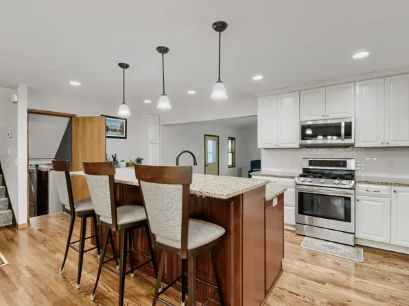 10439 Thrush St NW, Coon Rapids, MN 55433