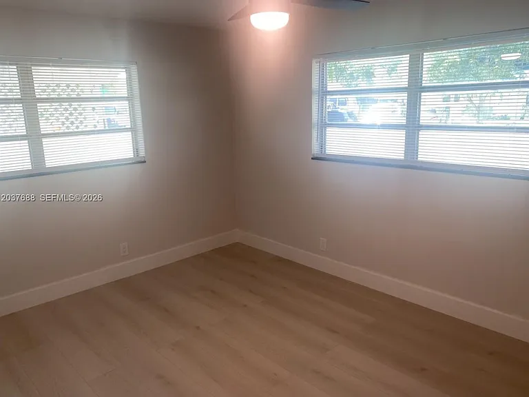 1700 SW 69th Ter — Photo 7
