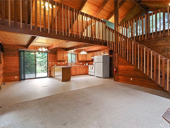 Open floor plan. Living room, dining area and kitchen on main floor
