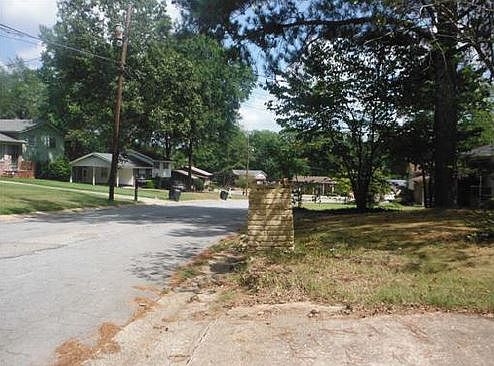 2nd image of 452 Kim Dr