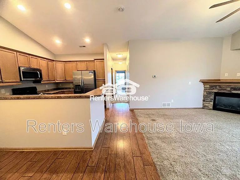 2000 Meadow Ct #204 — Photo 5