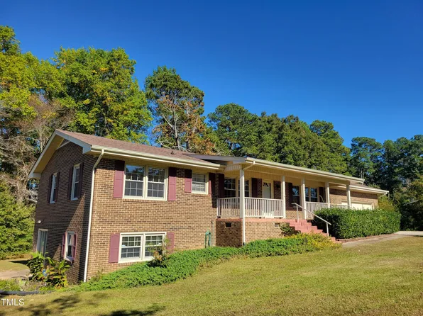 316 Edgewater Dr, Broadway, NC 27505