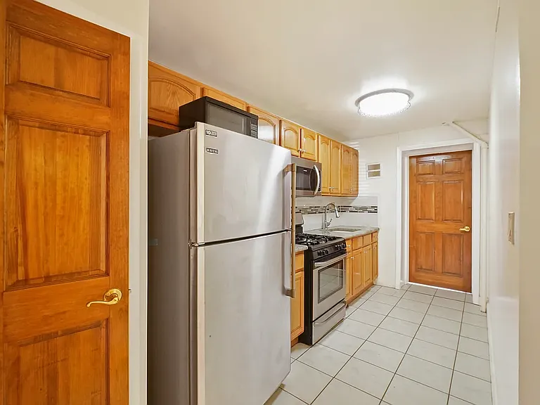 50 Van Buren St #1 — Photo 9