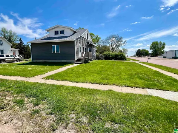 402 N Pinckney St, Elk Point, SD 57025