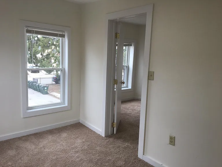 82 3rd St #2E — Photo 24