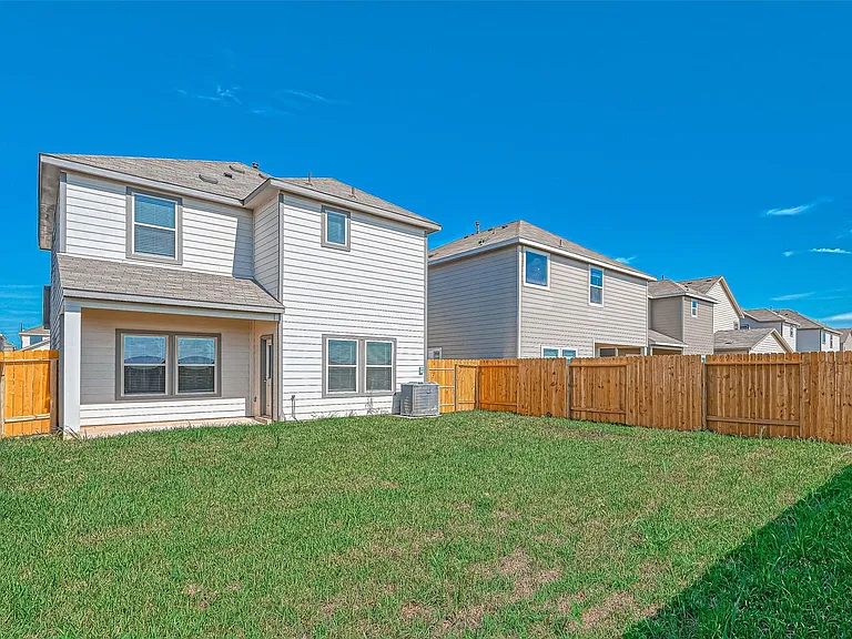 7910 Cypress Country Dr — Photo 35