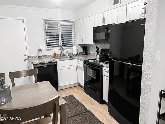 5th image of 416 W 12TH Street