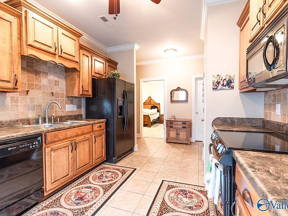 4th image of 15923 Landview Ln