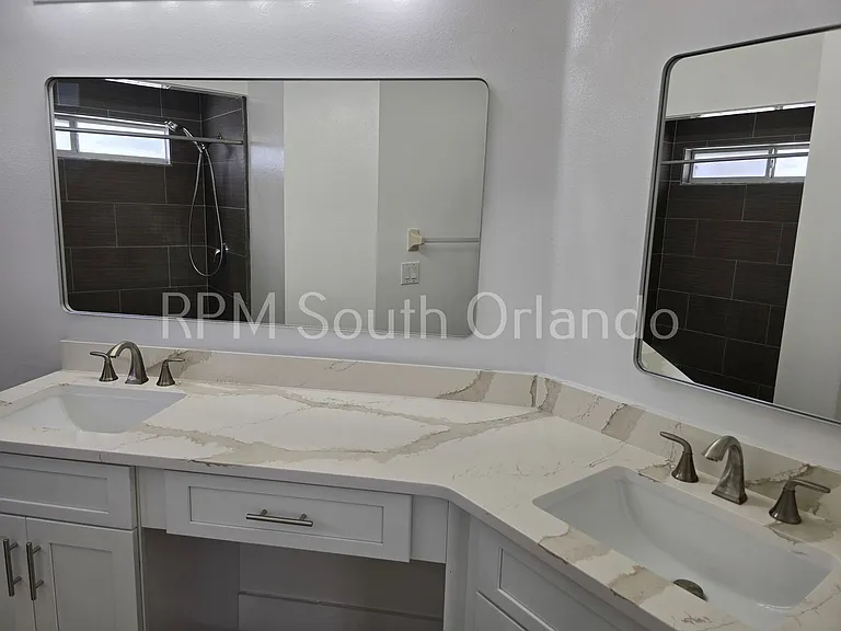 1732 Brook Hollow Dr — Photo 10