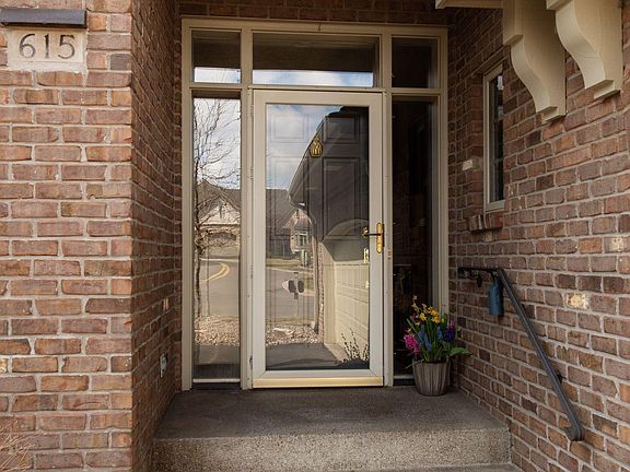 5th image of 615 Waycliffe Dr N