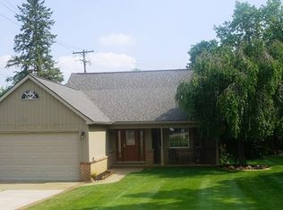 46039 Neeson St, Northville, MI 48167