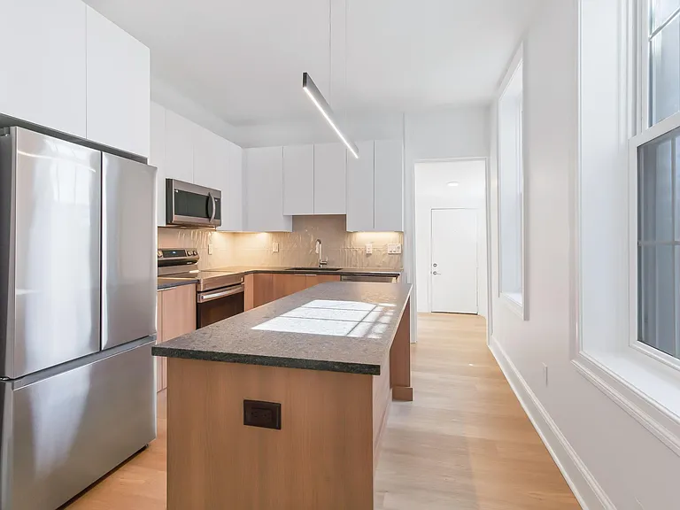 349 N Mulberry St — Photo 10