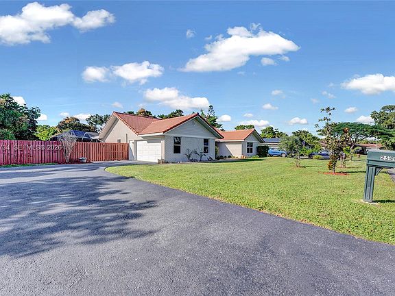 3rd image of 2540 NW 115th Dr