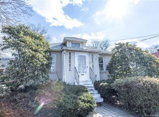 323 Honeyspot Rd, Stratford, CT 06615