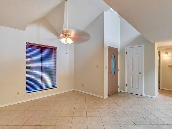 5th image of 908 Elon Ln
