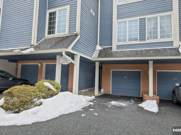 243 Cambridge Dr, Ramsey, NJ 07446